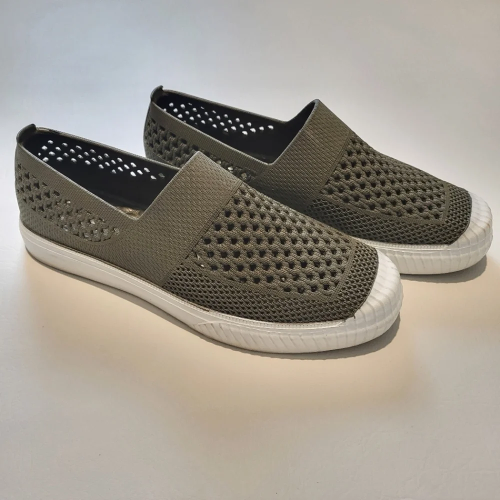 Layer 8 womens olive army green waterproof rubber slip on shoes size 9 NWOT - Picture 2 of 7